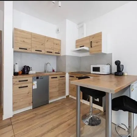 First House 比得哥什