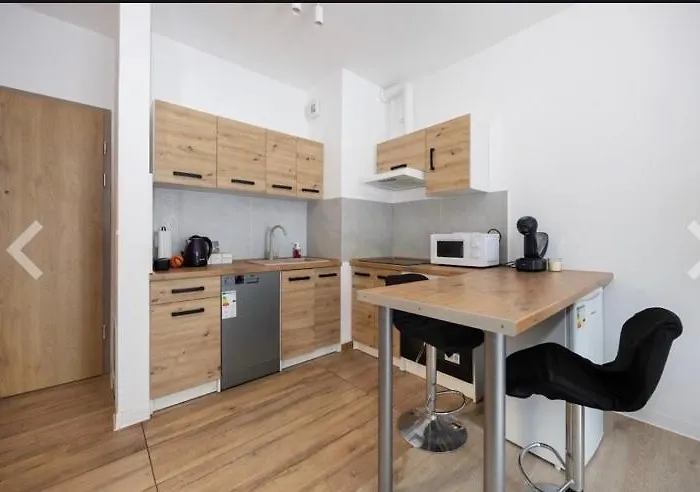 First House 比得哥什